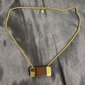 APC necklace gold